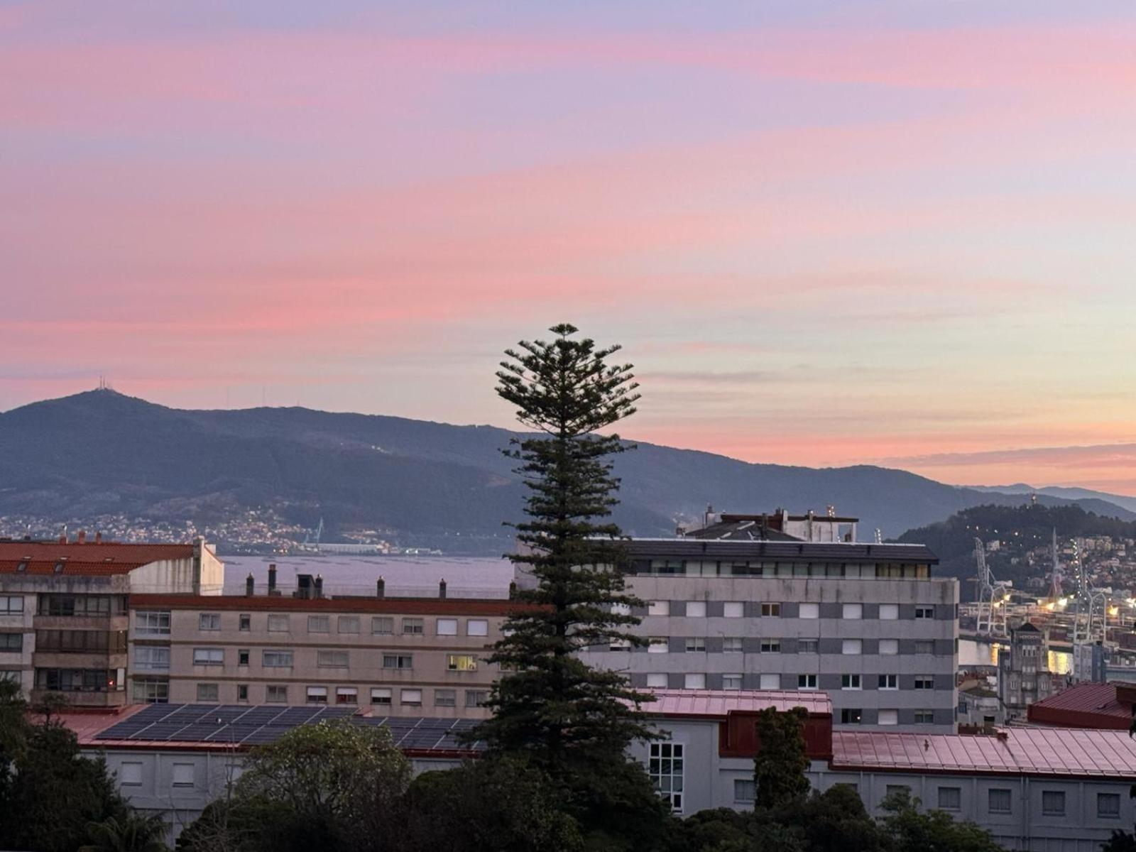 Moderno Apartamento Con Vistas A La Ria De Vigo Exterior photo